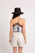 Load image into Gallery viewer, Short Sport-Chic Leather Orchid White
